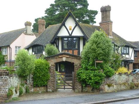 tudor house bed and breakfast|TUDOR HOUSE BED AND BREAKFAST .